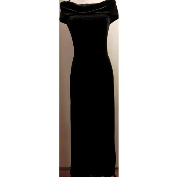 Revelry Black Velvet Size 2 LinedEvening/Bridesmaid Dress